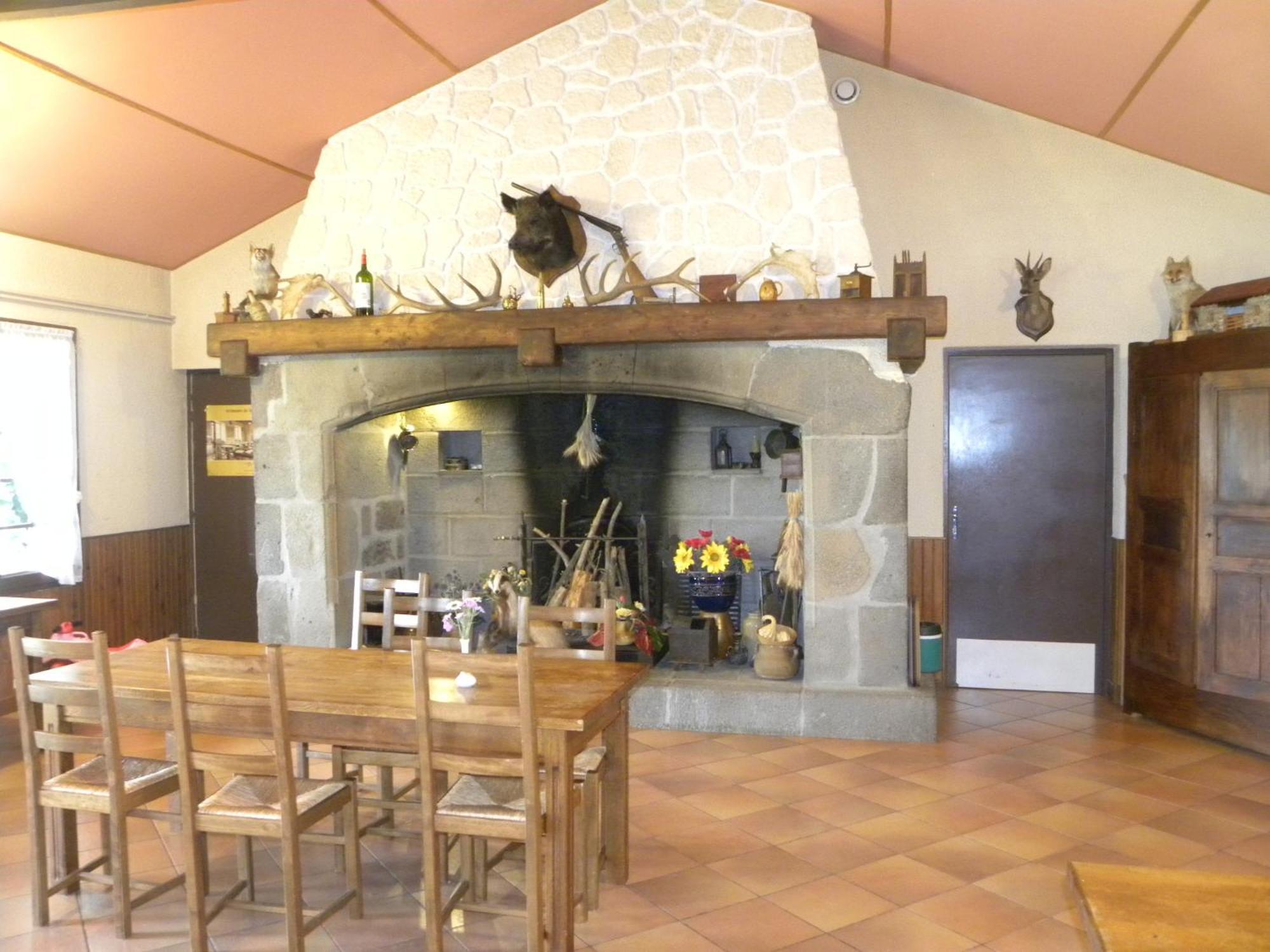 Auberge Les Volpilieres Ruynes-en-Margeride Exteriér fotografie